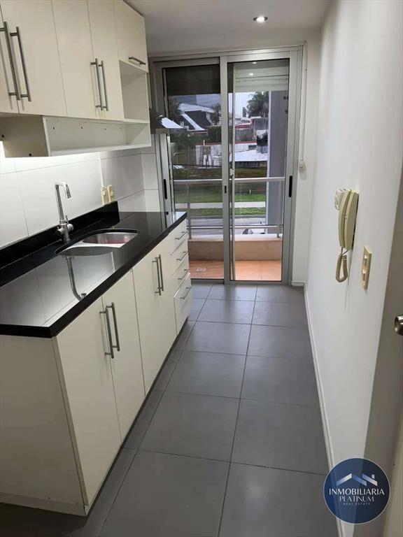 Apartamento en alquiler c/ cochera en Buceo