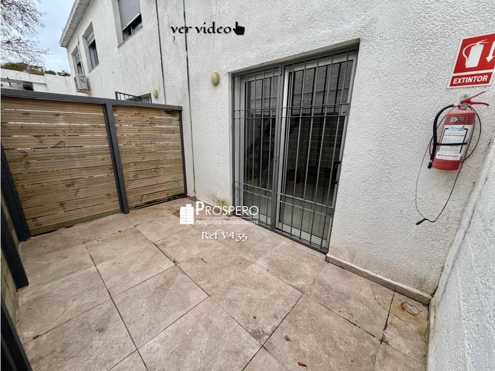 v435/2 alquiler duplex 1 dorm la comercial c/patio casi a es