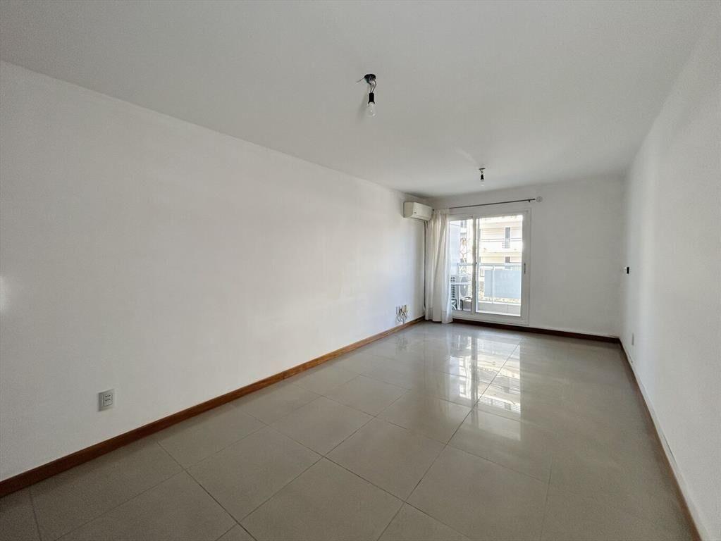 Alquiler apartamento 1 dormitorios con garaje a 1 cuadra de
