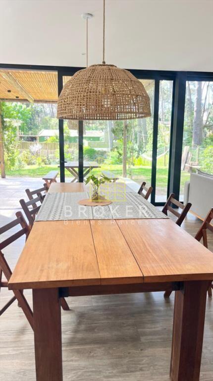 Alquiler de muy linda casa de diseño en Montoya