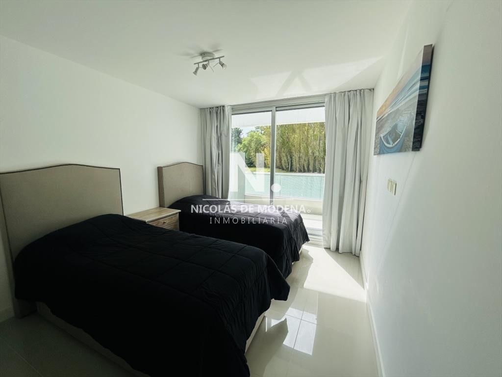 Apartamento en Venta 2 dormitorios, Playa Mansa,