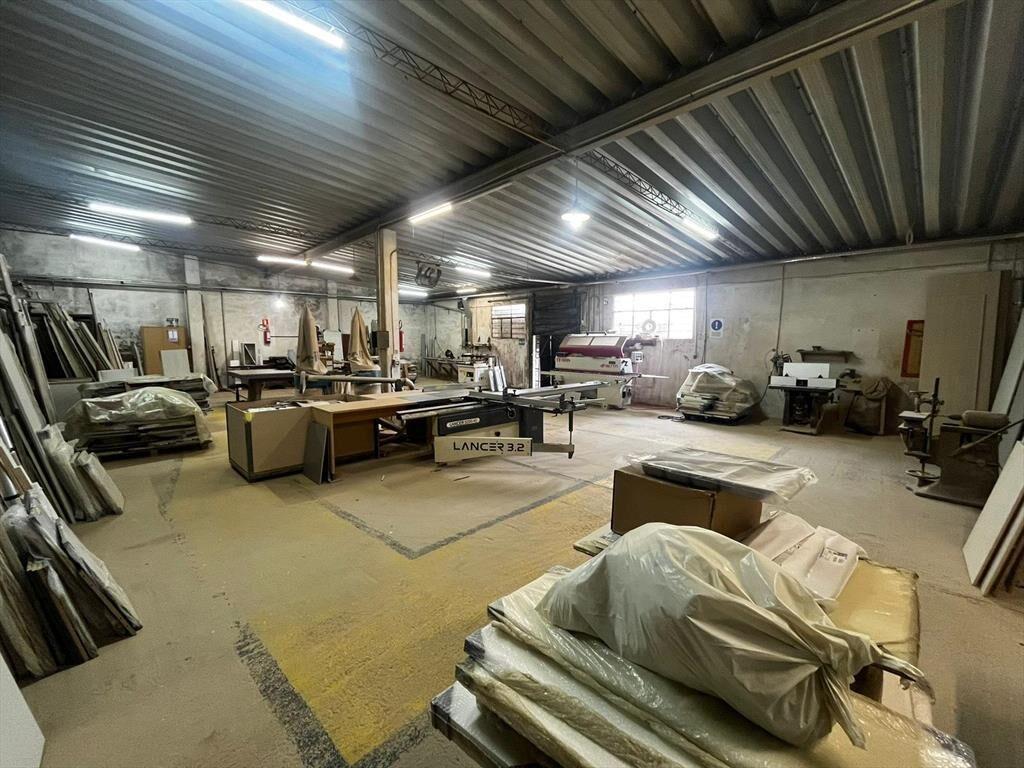 Zona mayorista, próximo Arenal Grande, 862 m2 , entrada cam