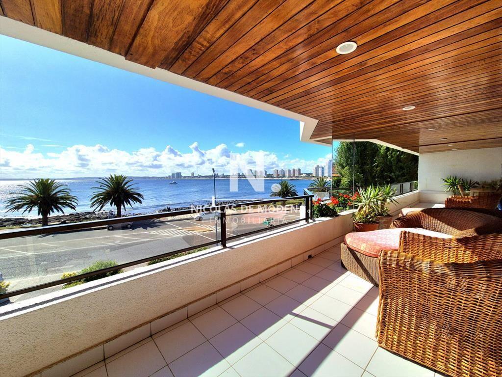 En venta apartamento de 3 dormitorios en suite en