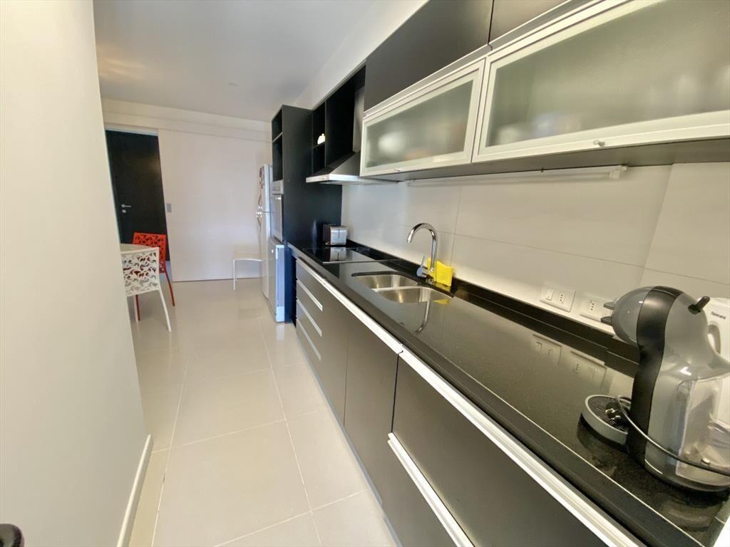 VENTA DE APARTAMENTO DE 3 DORMITORIOS - PLAYA