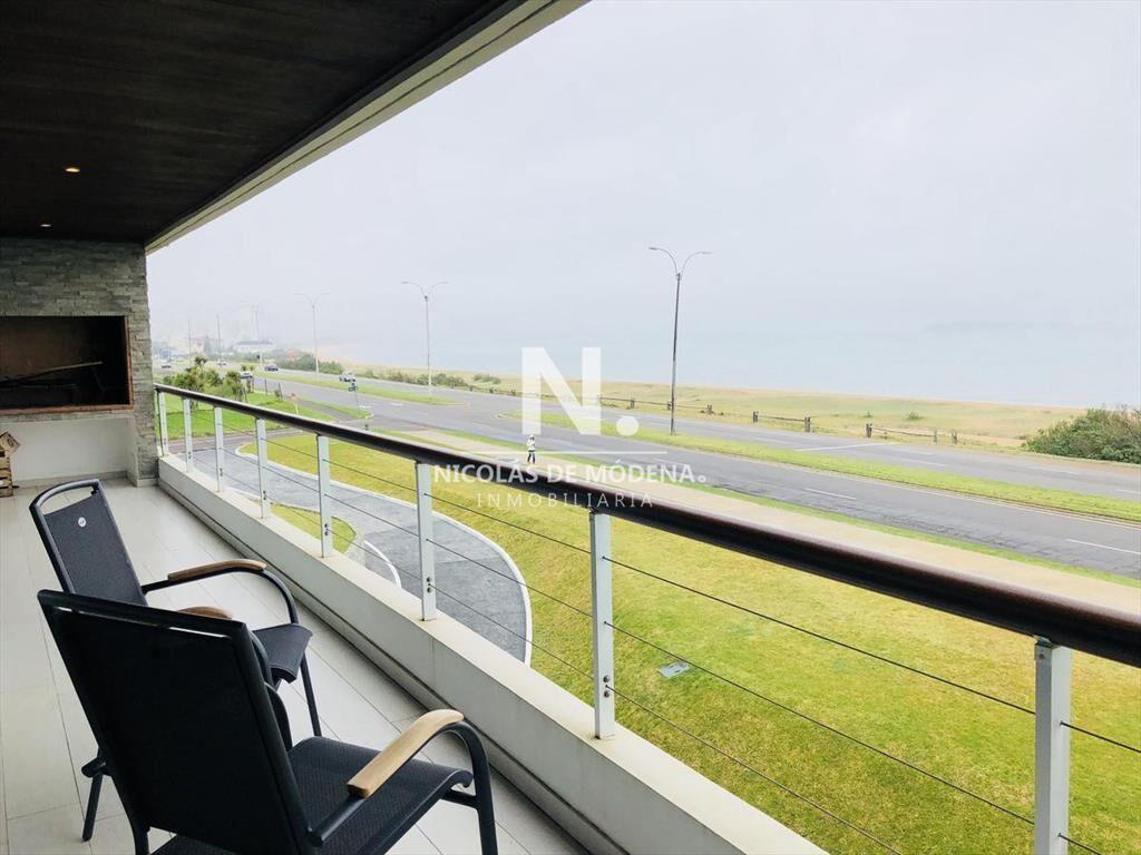 Venta Departamento en Playa Mansa primera linea