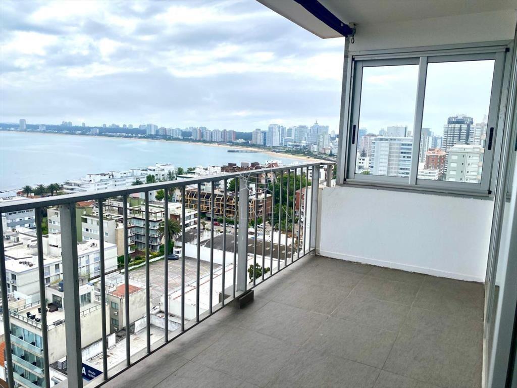 Alquiler departamento de 3 dormitorio y dependencia de serv