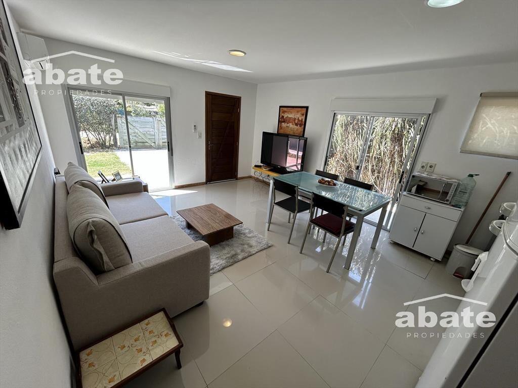 Alquiler Anual Casa un dormitorio en Balneario Buenos Aires