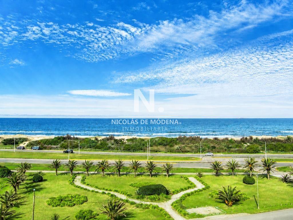 Expectacular apartamento en venta frente al mar,