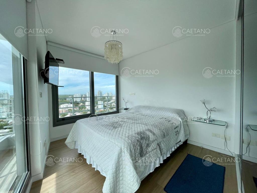 Excepcional apartamento de 4 dormitorios en piso