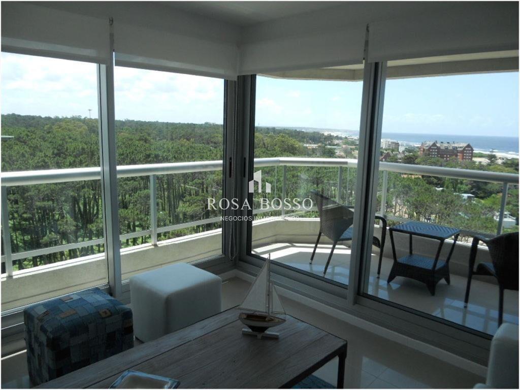 Apartamento en Brava, 2 dormitorios *
