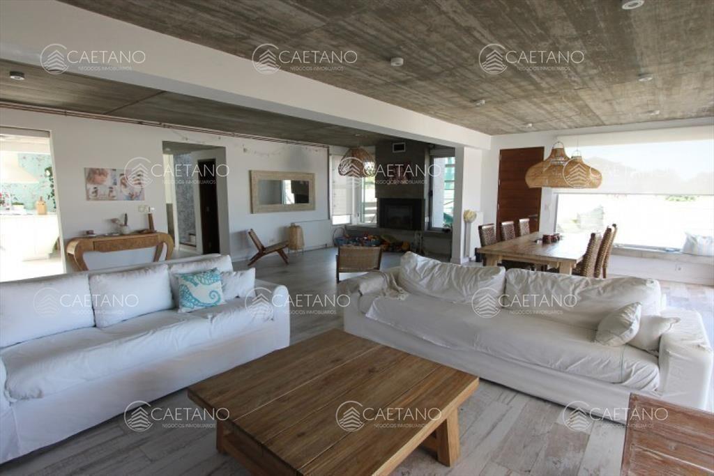 Casa 3 dormitorios en alquiler temporal Montoya