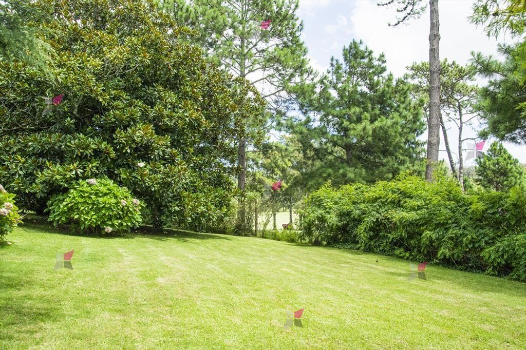 VENTA DE CASA DE 5 DORMITORIOS EN GOLF PUNTA DEL ESTE