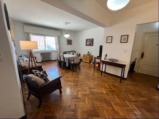VENTA APARTAMENTO POCITOS 2 DORMITORIOS Y SERVICIO Y GARAJE