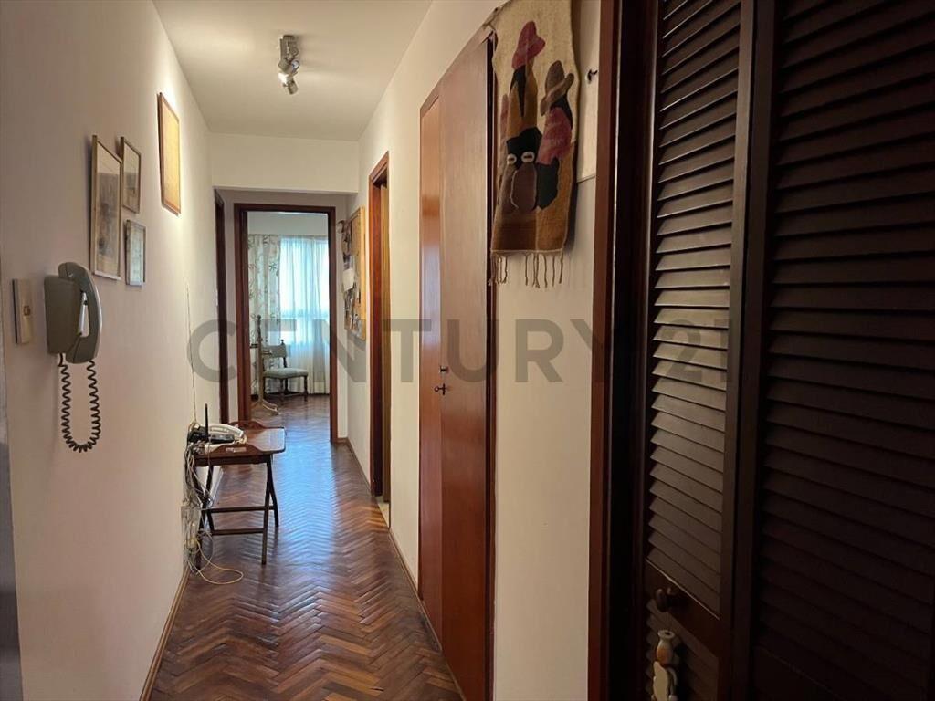Venta de apartamento al frente Pocitos Nuevo,3 dorm, garage,