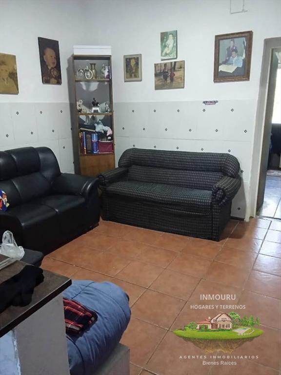 Venta de casa de 2 pisos en Piedras Blancas