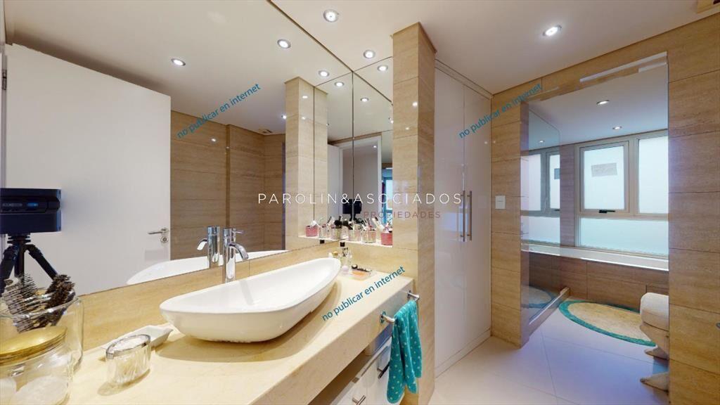 Apartamento en venta de 4 suites en edificio del