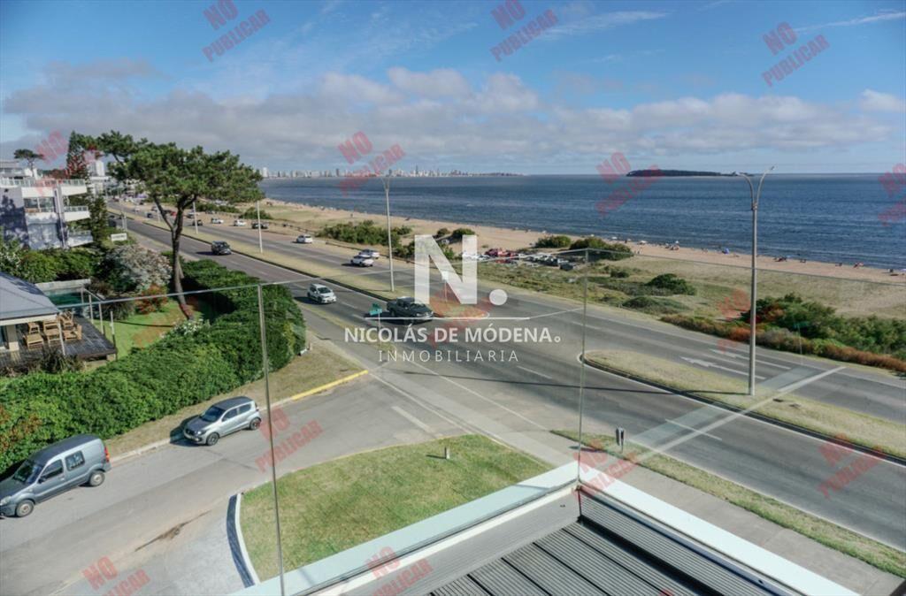 Vende apartamento equipado de 3 dormitorios al ,