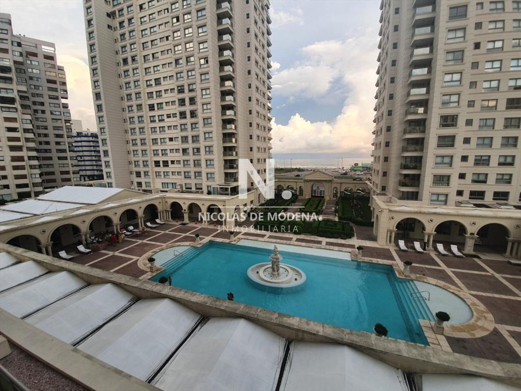 Departamento en venta en torre de categoría,