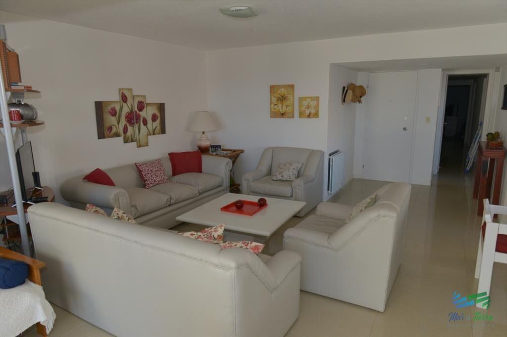 Departamento en Punta del Este, Torre con
