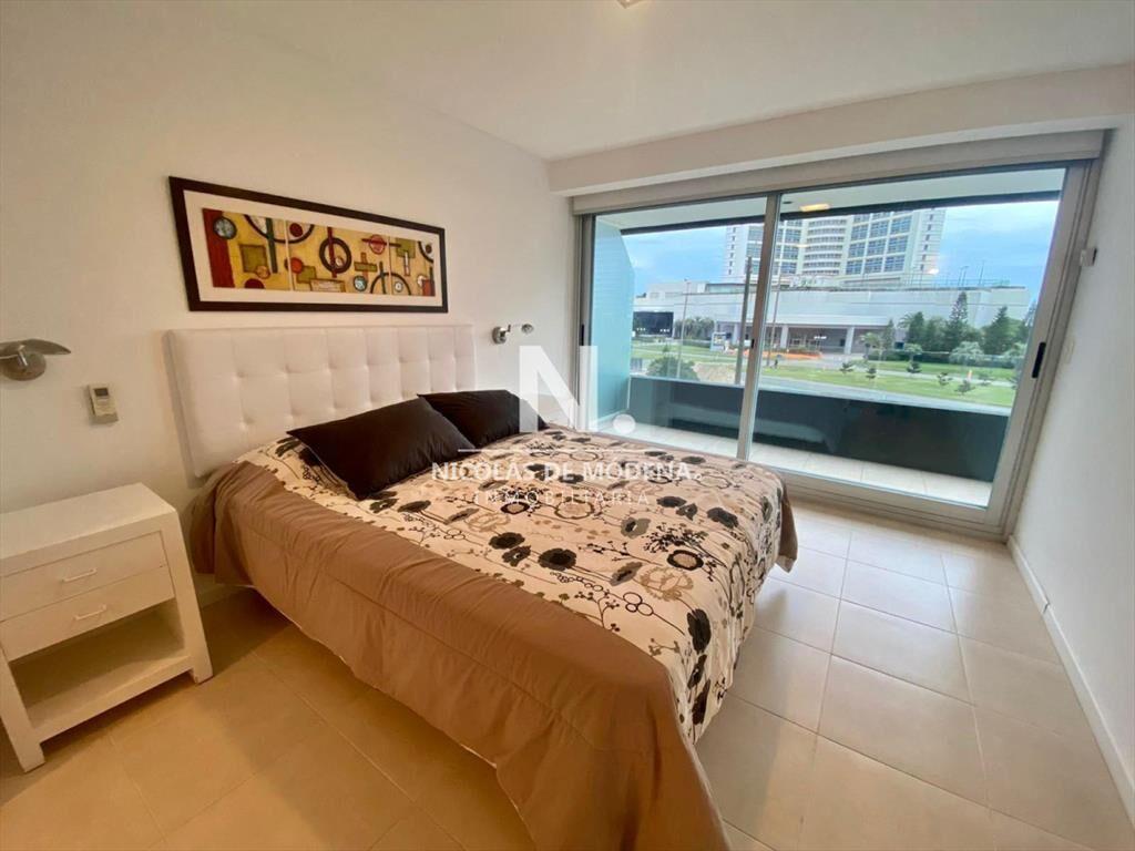 Comodo apartamento de 3 dormitorios en torre de categoria e