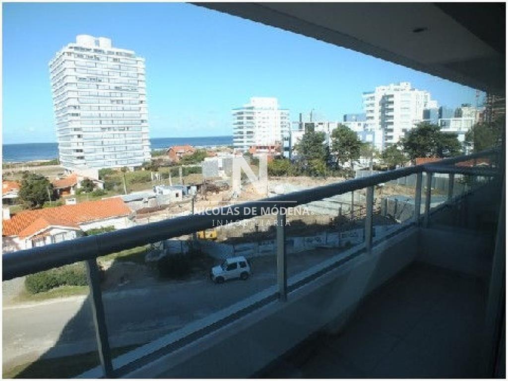 Venta Apartamento de 3 dormitorios en zona Brava,