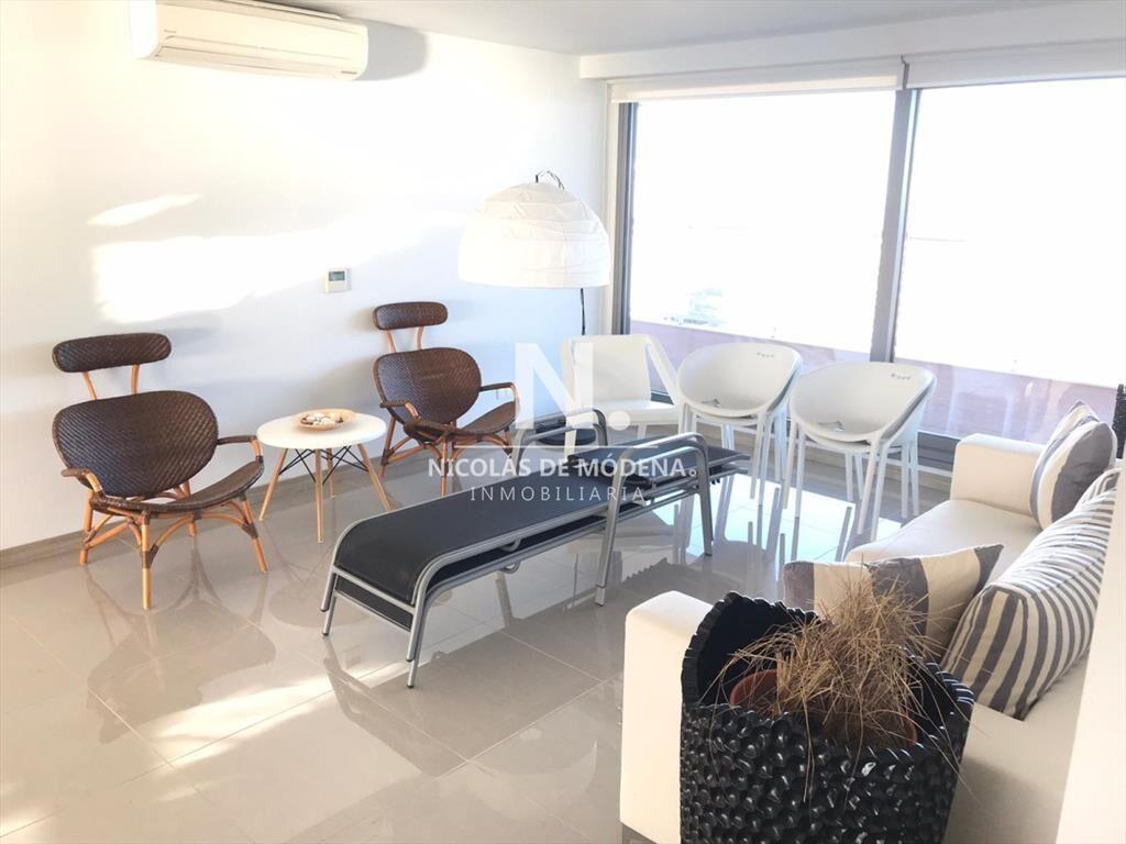 Espectacular departamento, de 3 dormitorios, a la