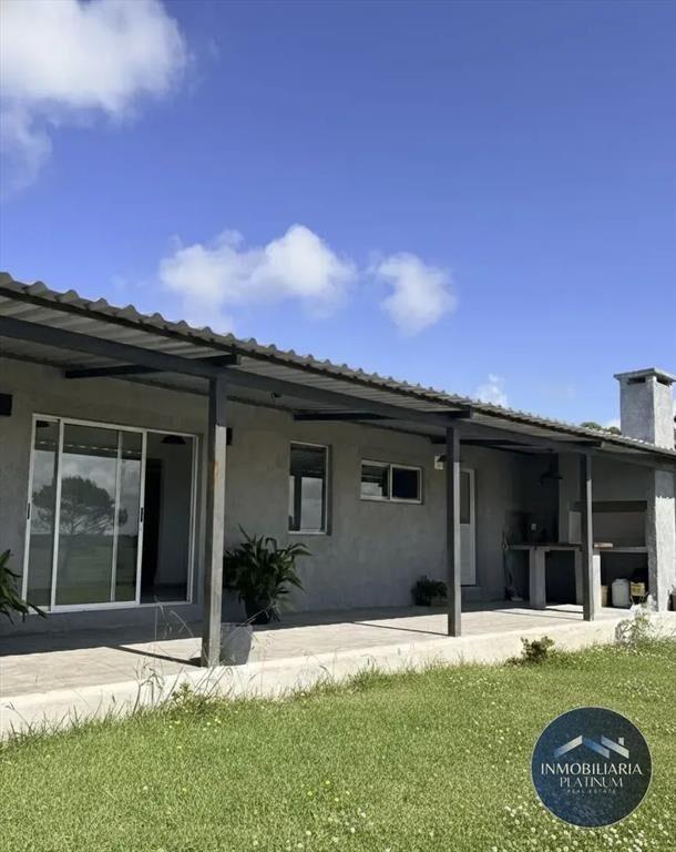 Casa en alquiler c/ cochera en Neptunia