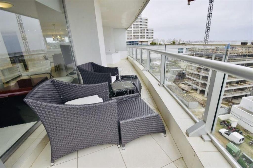 Apartamento en alquiler Playa Mansa 3 dormitorios SEASONS