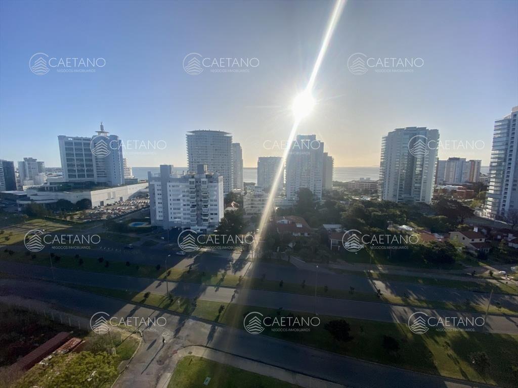 Venta apartamento 3 dormitorios. Playa mansa, del