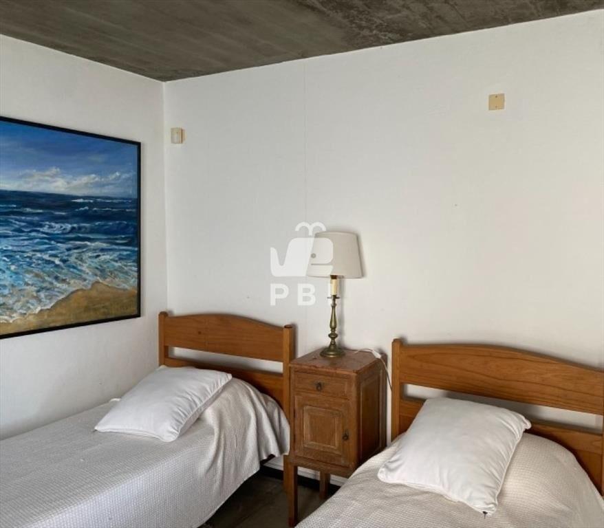 Venta de casa 3DORMITORIOS con vista al Mar - :