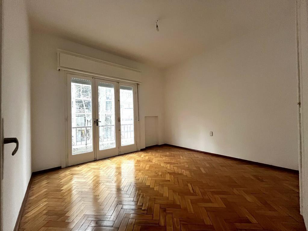 LA COMODIDAD DE UNA CASA! A SOLO 200 METROS DE LA RAMBLA!!!