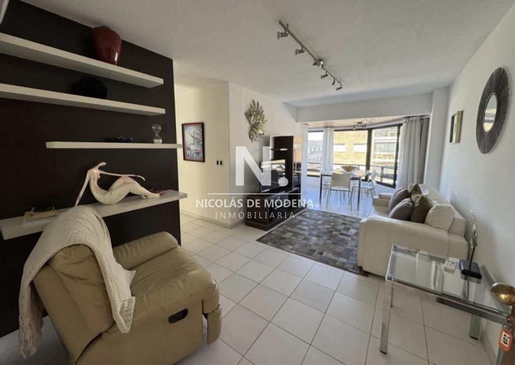 En venta apartamento de 3 dormitorios en Punta
