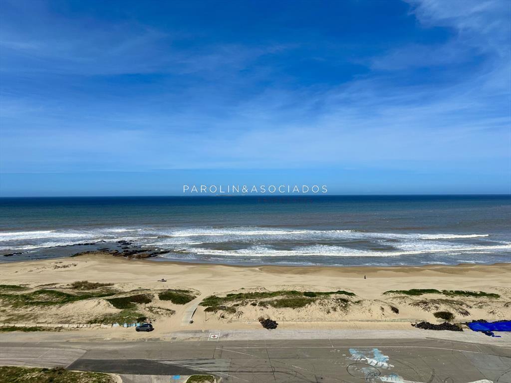 Apartamento en Brava, 2 dormitorios *