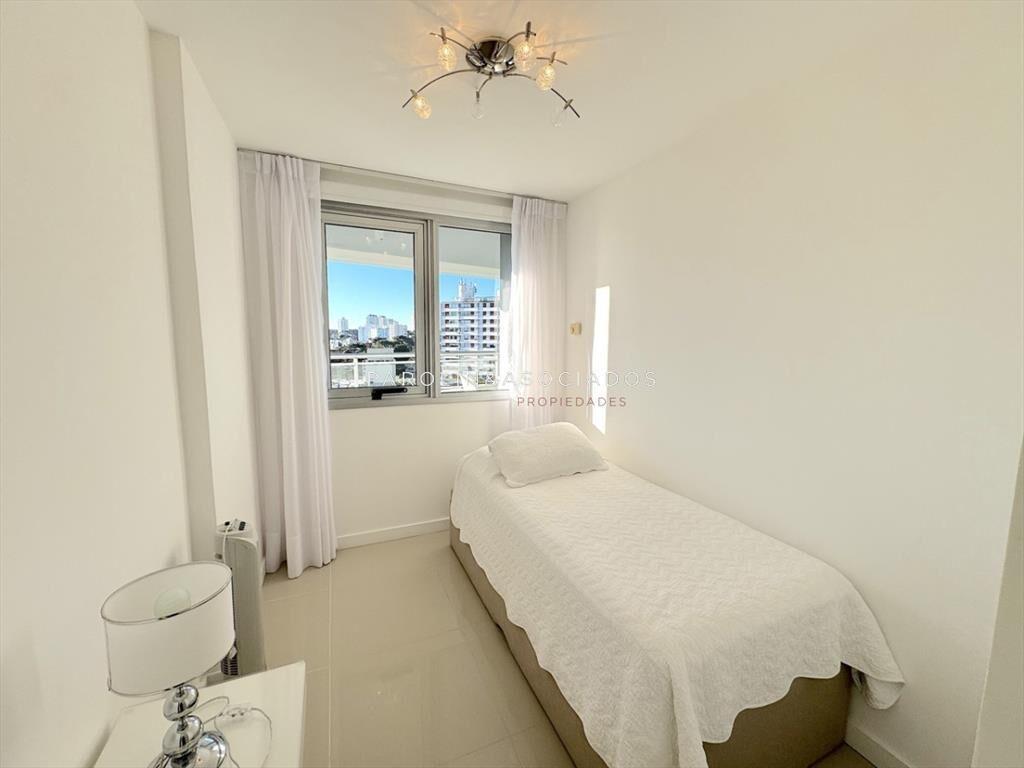 Apartamento en venta 3 dormitorios en The Forest Tower, Pun