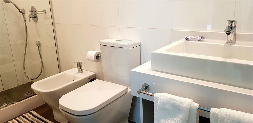 CASATROJA Venta de amplio apartamento 2 dormitorios + garaj