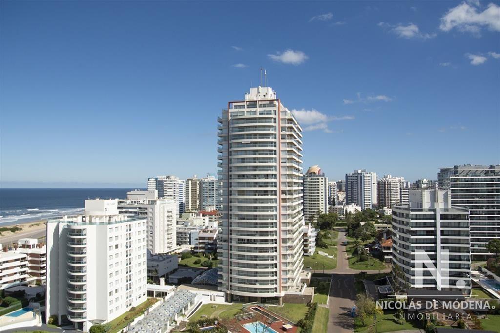 Oportunidad. Se vende apartamento de 2 dormitorios con herm