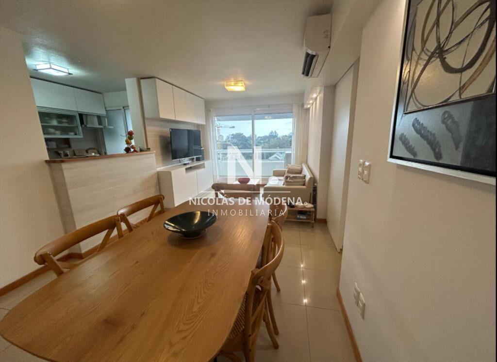 Vende apartamento en Punta del Este de 2 con su