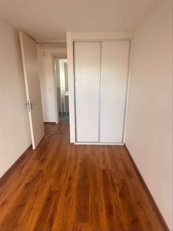 Apartamento en alquiler 2 dormitorios y balcón al frente, a