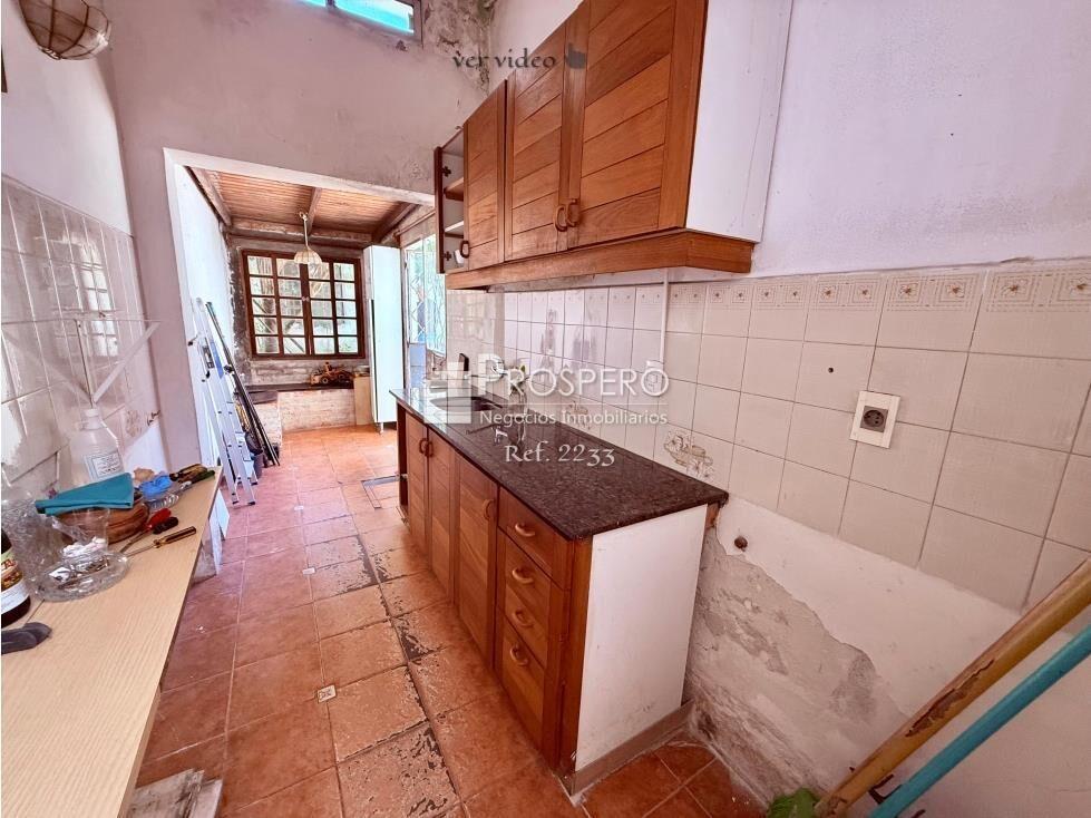 2233/2 Venta Casa 2dorm Pocitos Fondo Galpón
