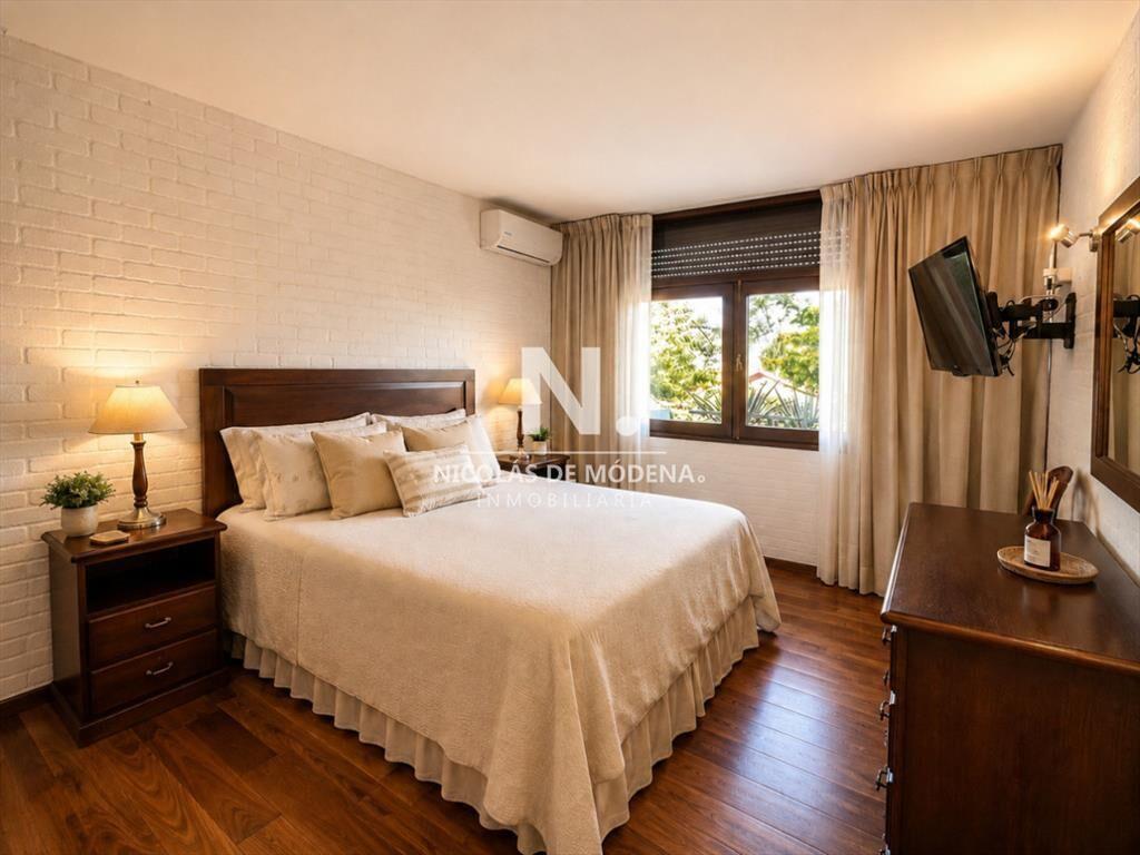 En venta chalet de 4 dormitorios en Playa Mansa,