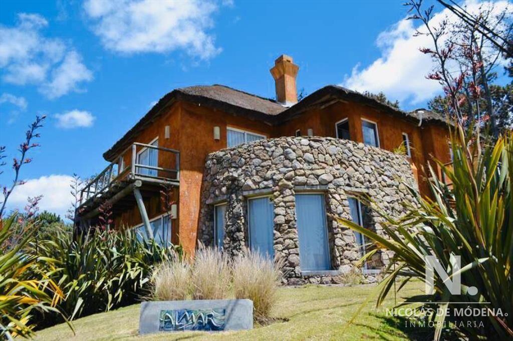 Espectacular casa en Montoya a metros del mar, amplia, cóm