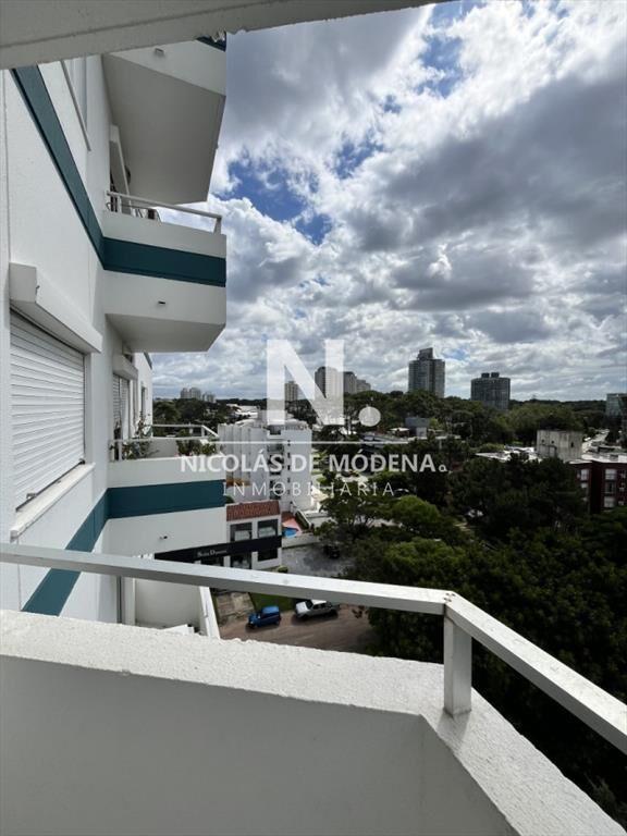 Oportunidad ! Vende apartamento de 3 dormitorios
