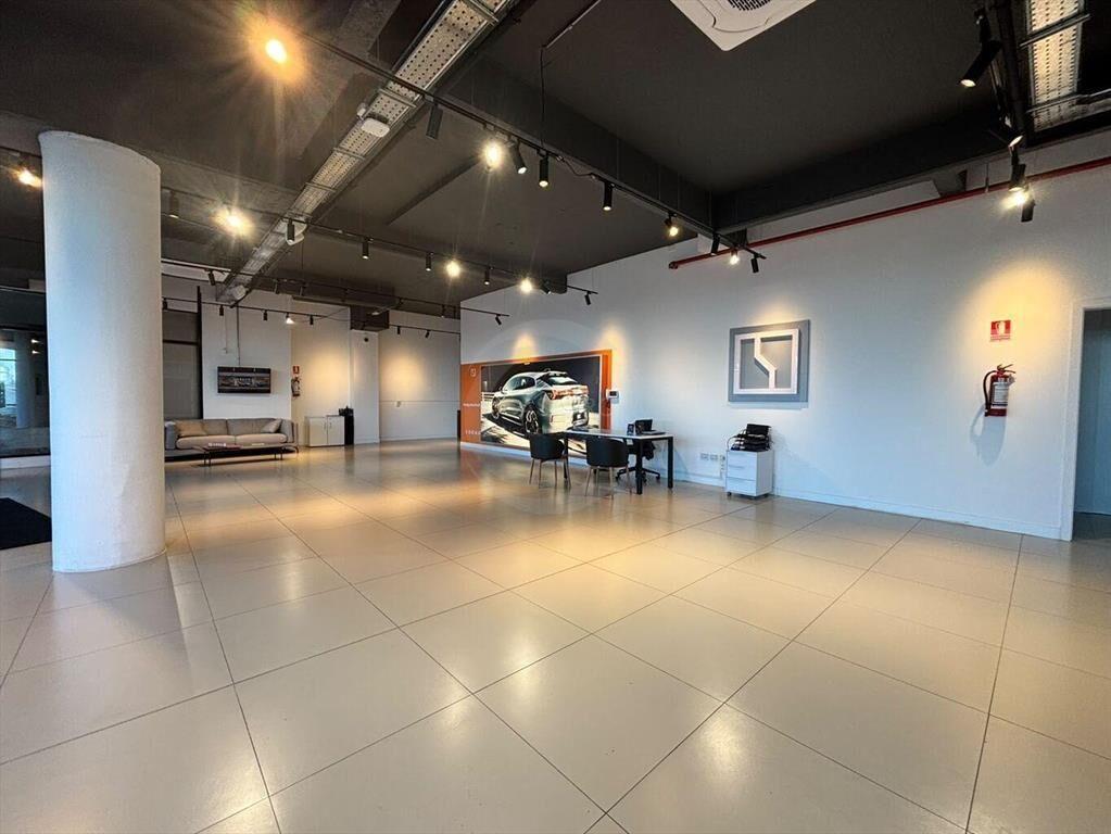CASATROJA VENTA LOCAL COMERCIAL CON RENTA EN FORUM