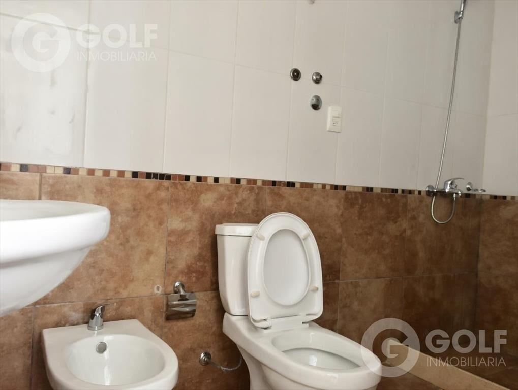 Venta de monoambiente con amplia terraza con renta en Cordó