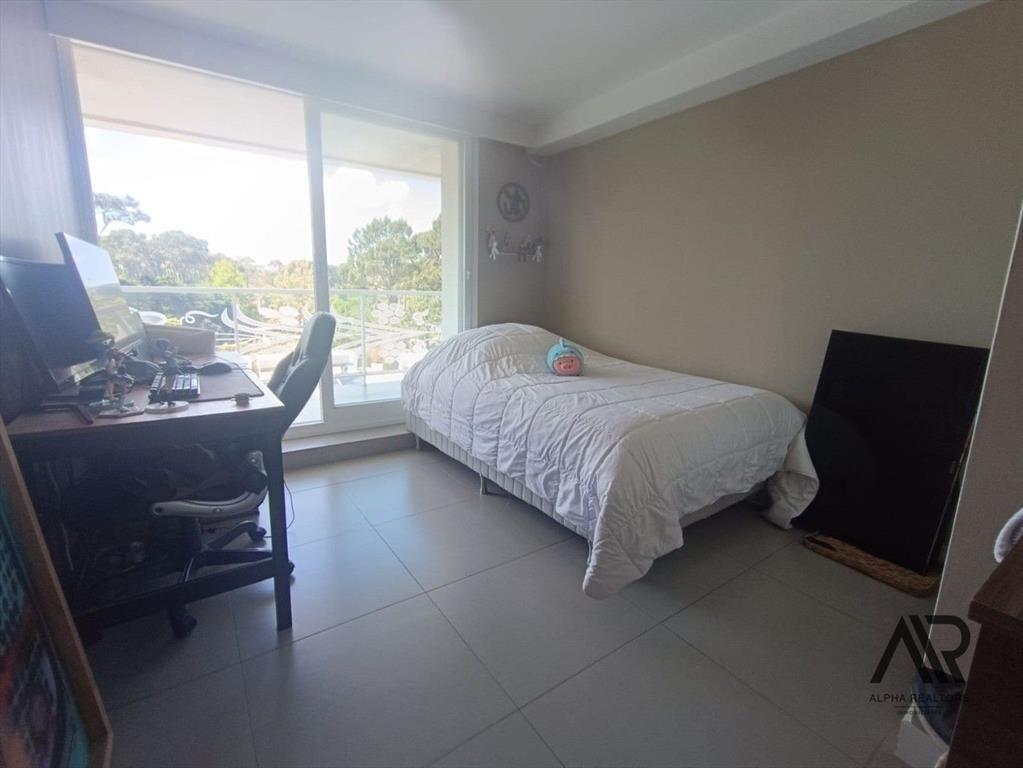 Apartamento De Tres Dormitorios Mas Dependencia En Venta...