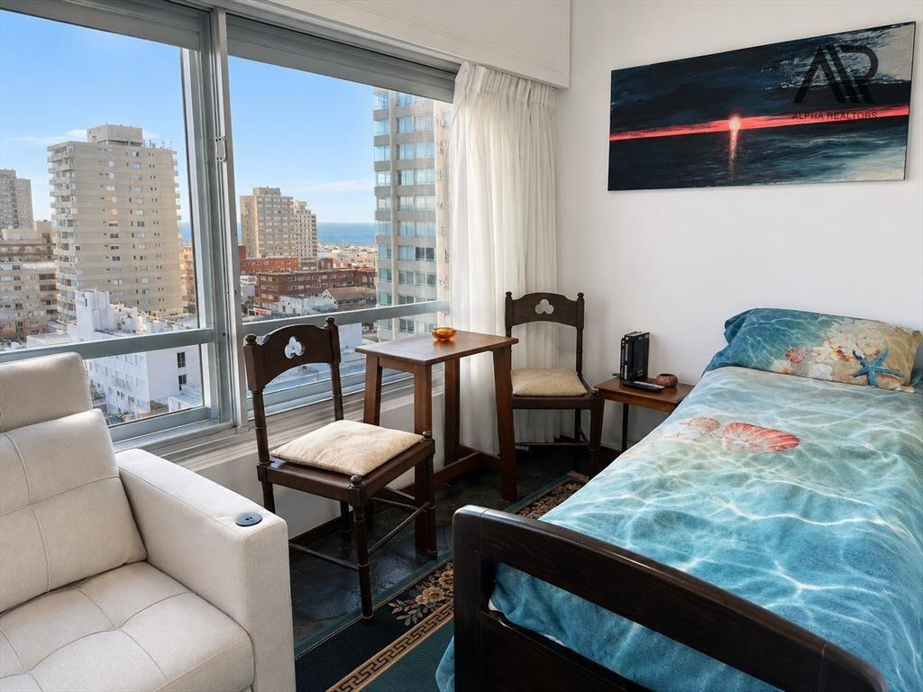 Apartamento en venta c/ cochera en Península