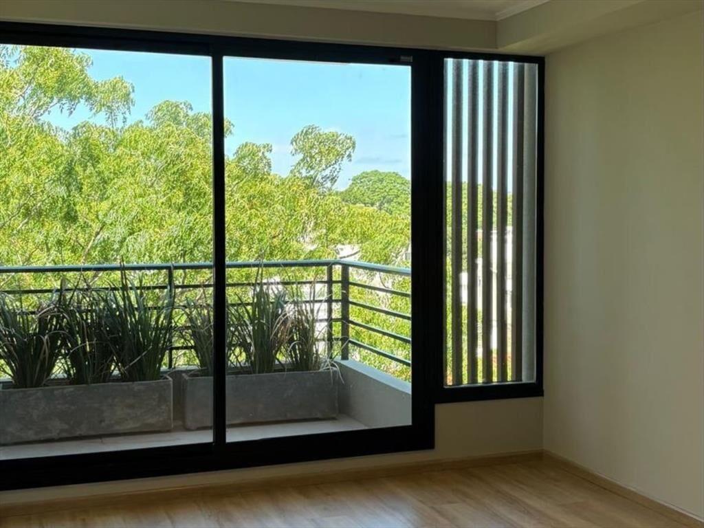 Venta apartamento monoambiente con patio exclusivo Avenida