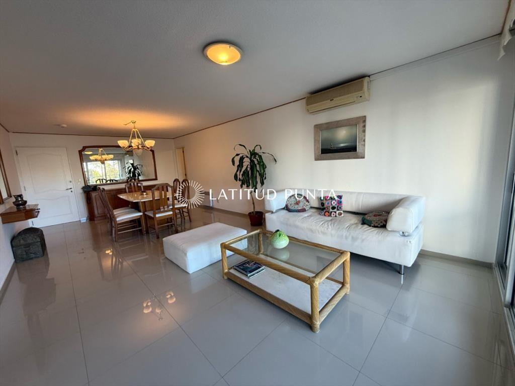 Apartamento en Mansa, 3 dormitorios más