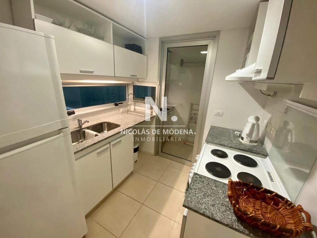 Comodo apartamento de 3 dormitorios en torre de categoria e