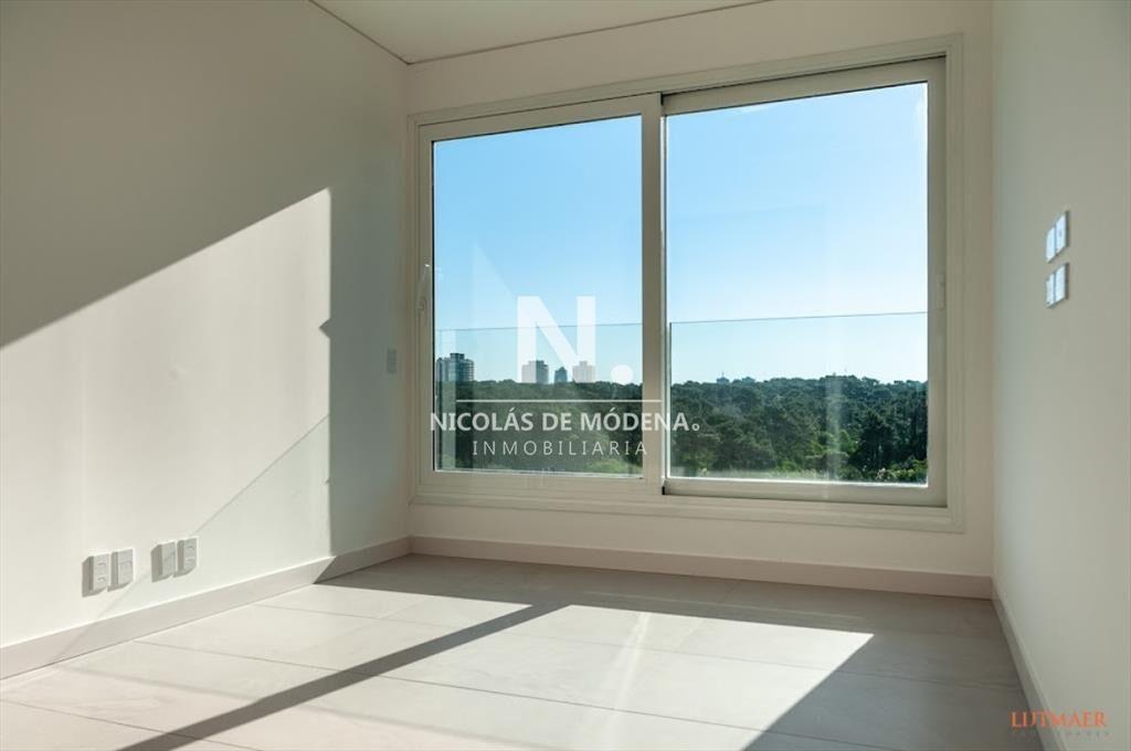 Vende apartamento de 3 dormitorios en Brava , del